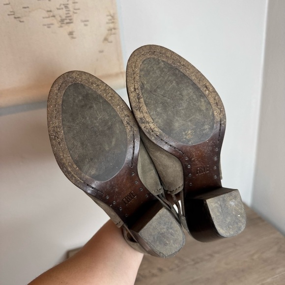 Frye Size 8 Dani Shield Suede Dark Taupe Open Toe Bootie Heel - Picture 10 of 11